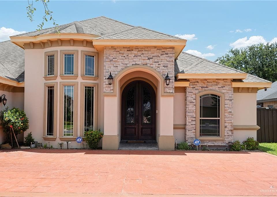 1st image of 2712 Serrano St
