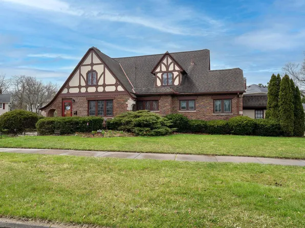 327 S Cornell Cir, Fort Wayne, IN 46807