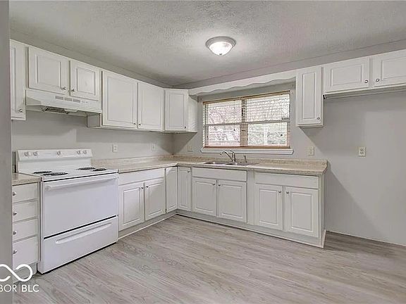 5th image of 9920 Catalina Dr