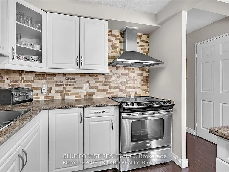 363 Colborne St #1006 — Photo 8