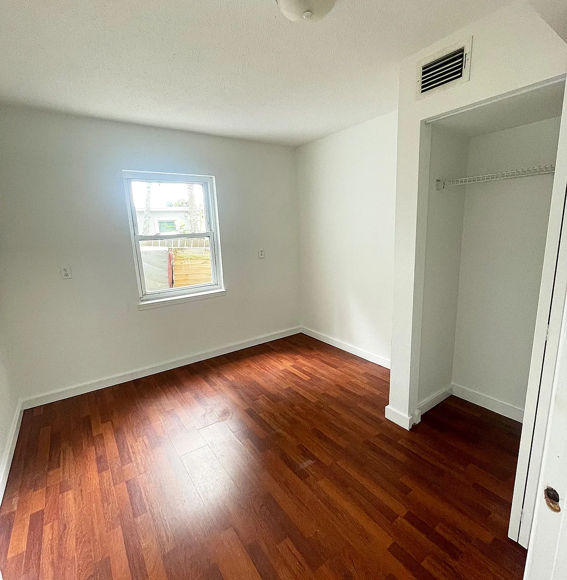 4 bed, 1.5 bath, 1050 sqft, $1,650 — Photo 4