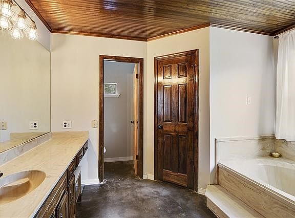 3rd image of 20521 Louisiana St