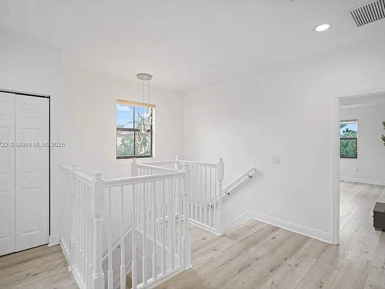 10016 NW 89th Ter — Photo 20