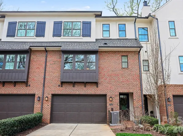 3030 Fairview Villa Ct, Charlotte, NC 28209