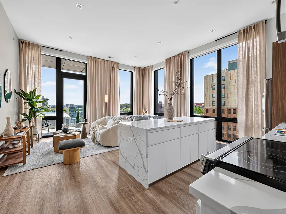 300 Washington St #6J