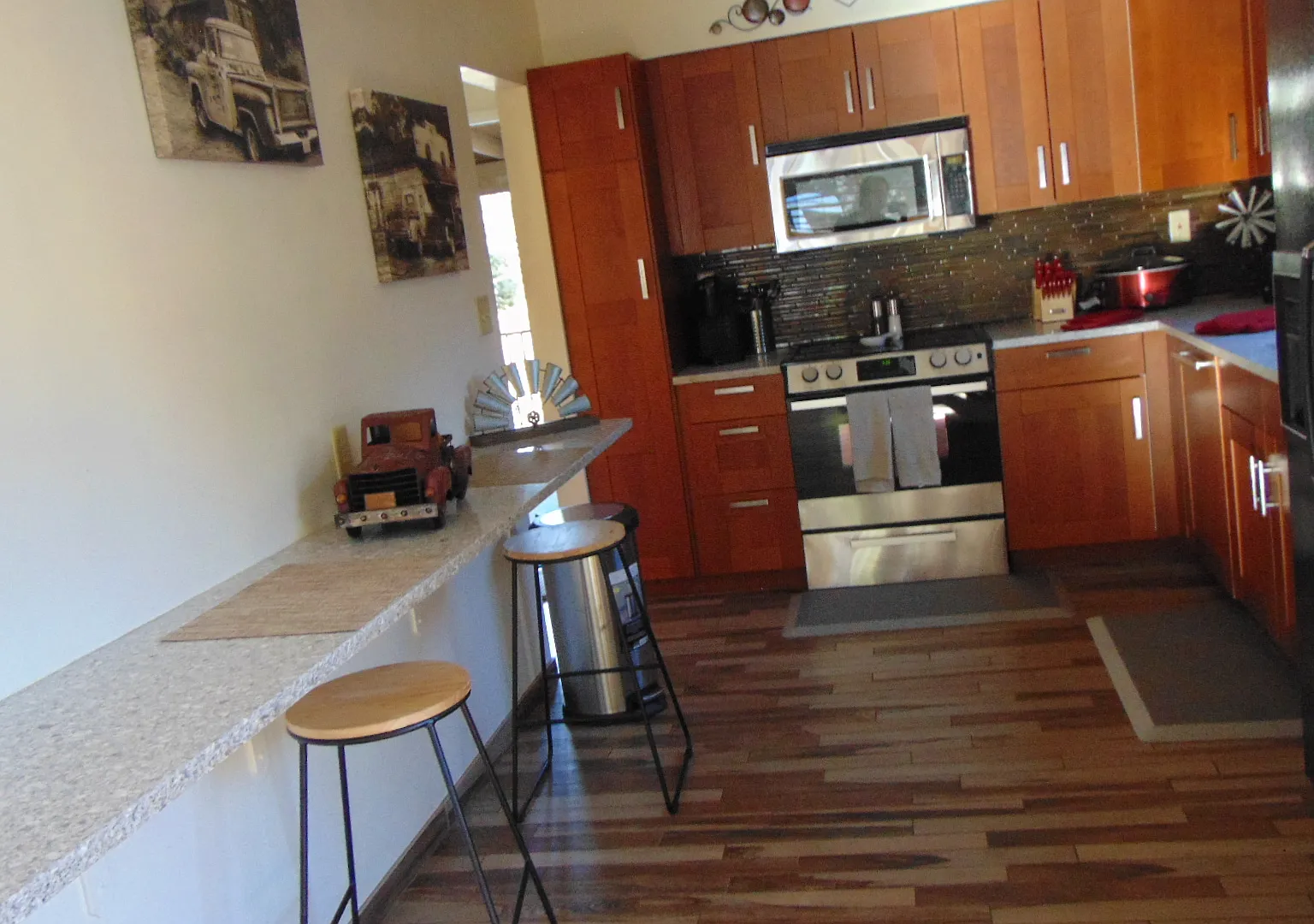 BC1341-497 Robinson Dr - 1 — Photo 3