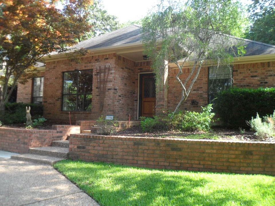 1st image of 1394 Hideaway Ln W