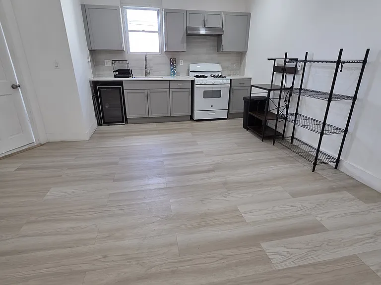 56 Pinckney St #4 — Photo 6