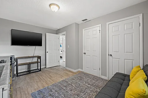 4323 E Henry Ave #ID1244348P Photo 1