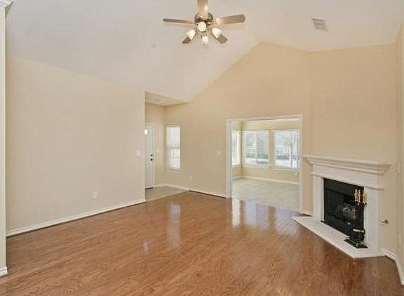 4th image of 2601 Marsh Ln Unit 161
