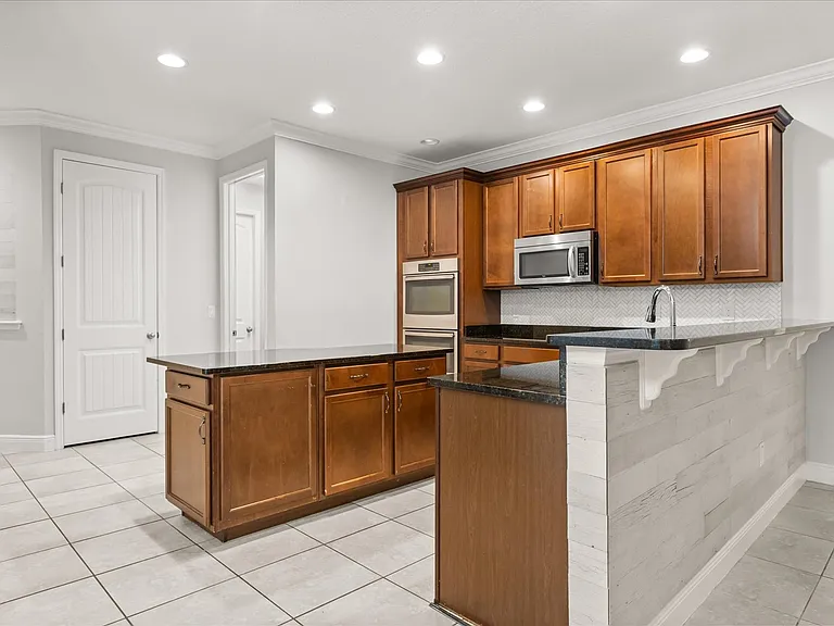224 Volterra Way — Photo 4