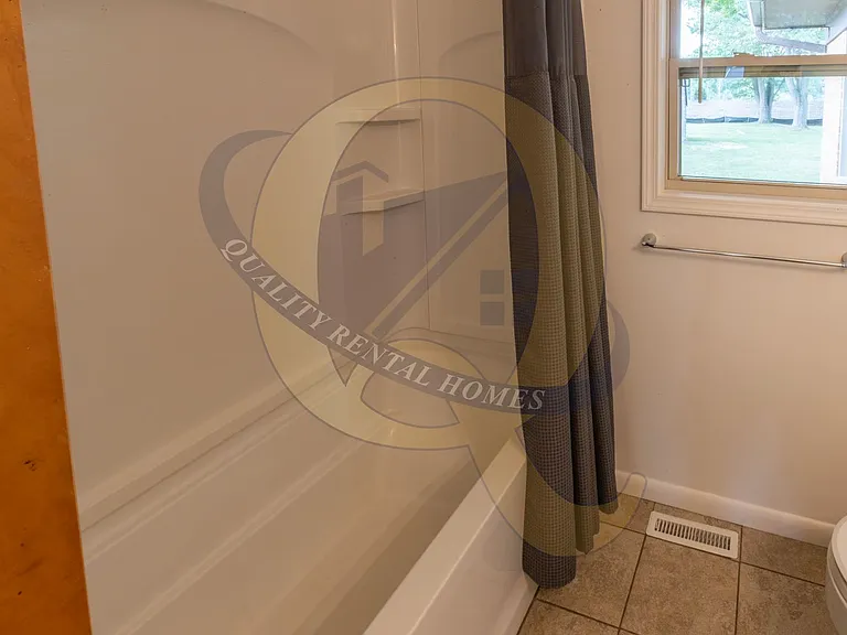 4380 Old Colony Dr — Photo 9