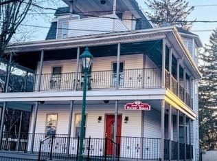11 Walnut St APT 3R, Walden, NY 12586