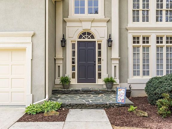 3rd image of 4274 Highborne Dr NE