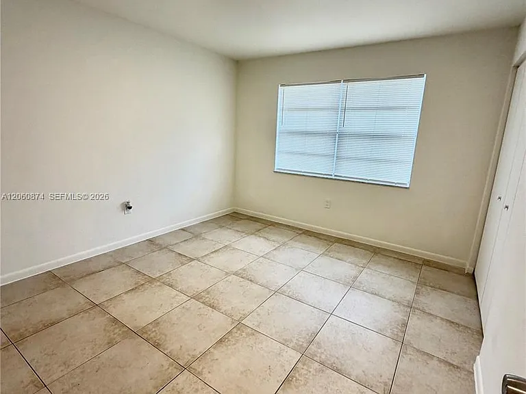 4073 SW 52nd St #1-2 — Photo 16
