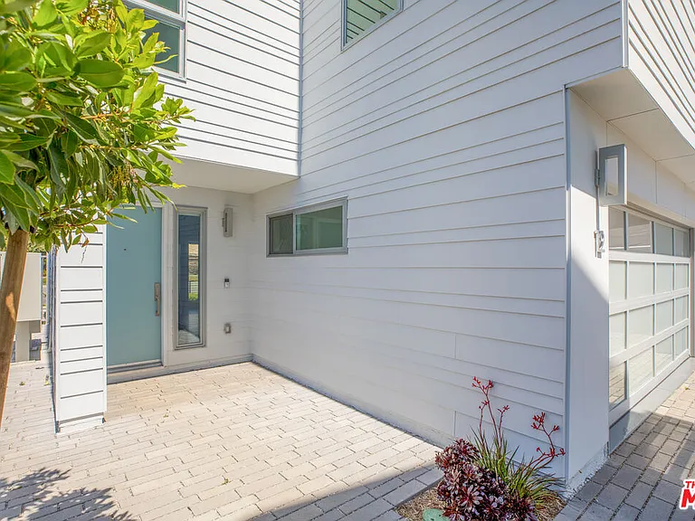 11724 Culver Blvd #12 — Photo 32