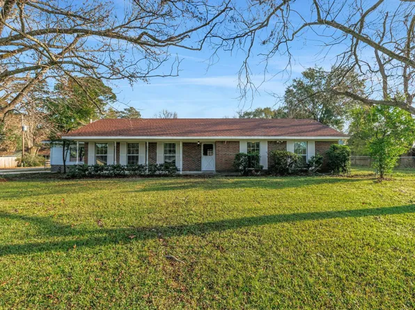 20 Woods Ln, Coldspring, TX 77331