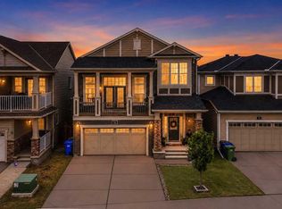 56 S Carrington Cir NW, Calgary, AB T3P 0Y6