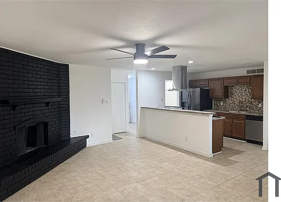 3410 Maple Ln — Photo 4