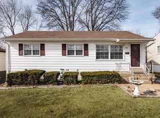9553 Dulles Ct, Saint Louis, MO 63123