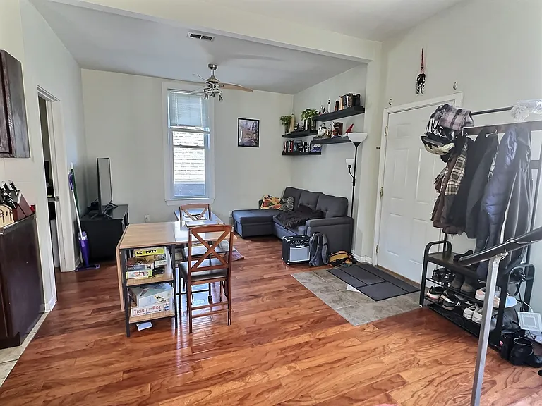 1430 W Wellington Ave #2R — Photo 6