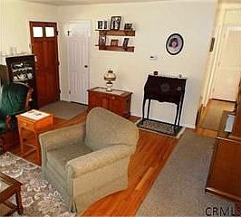 4th image of 11 Tamarack Trl