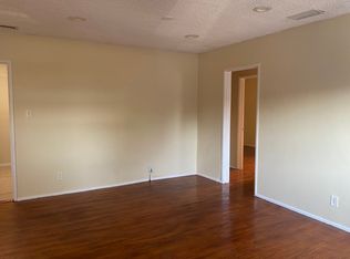19031 Hartland St, Reseda, CA 91335