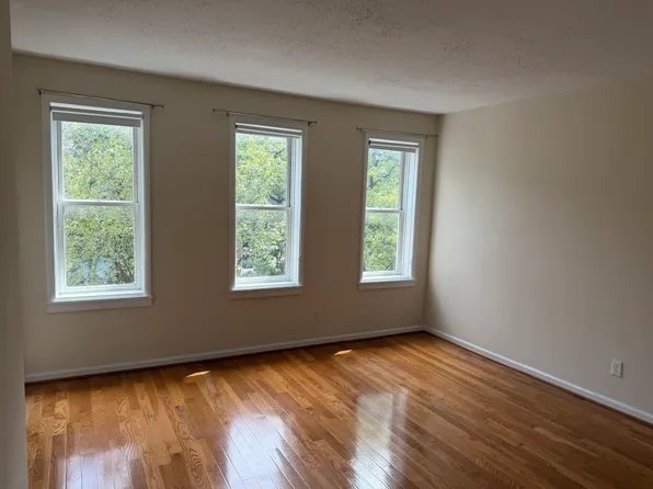 2210 E Baltimore St Fl 2nd, Baltimore, MD 21231