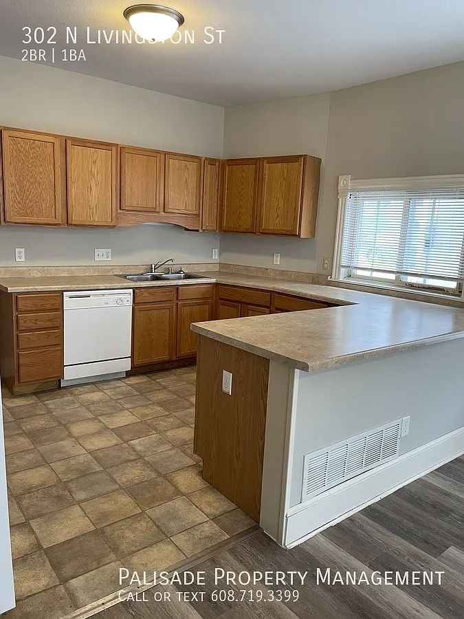 302 N Livingston St — Photo 2