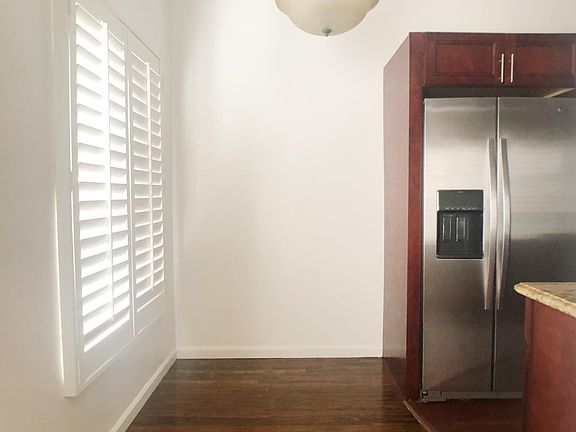 5th image of 203 N Almont Dr APT 2