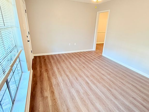 5th image of 1775 Stafford Dr