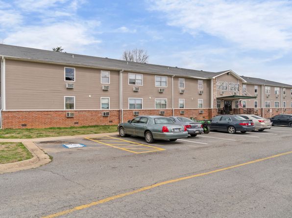 99 Lawson Dr APT 204