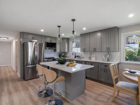 79 Humes Ave, Worcester, MA 01605