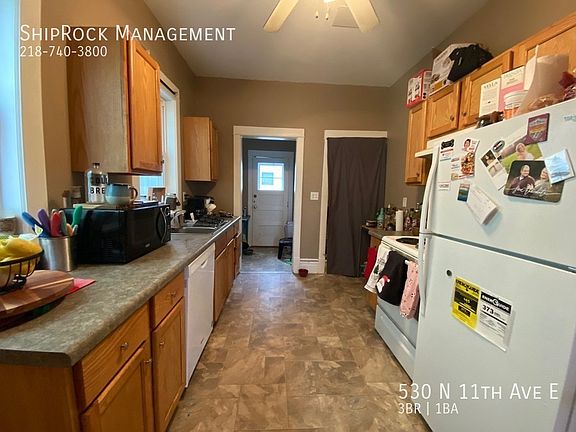 4th image of 530 N 11th Ave E