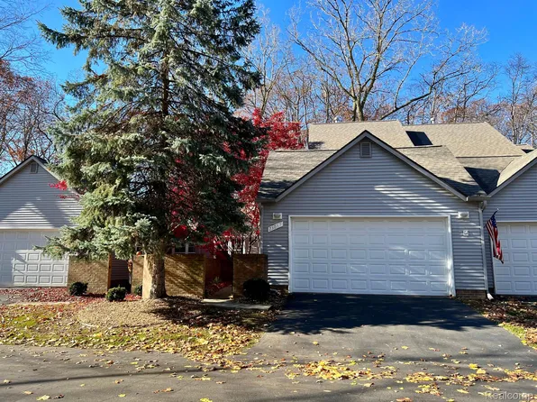 23067 Farmington Rd, Farmington, MI 48336