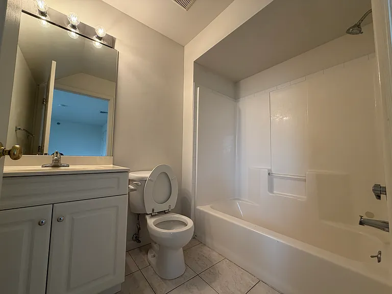 35 Prospect St #10 — Photo 8