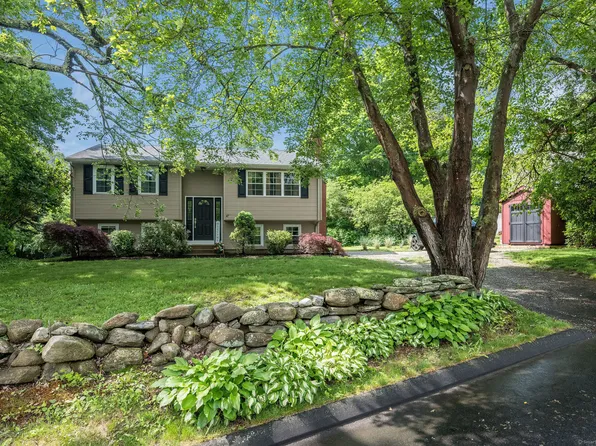 47 Willow Lane, Clinton, CT 06413