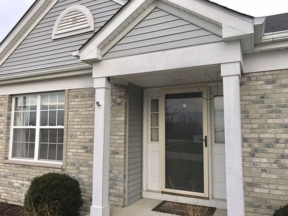 3rd image of 2287 Crescent St