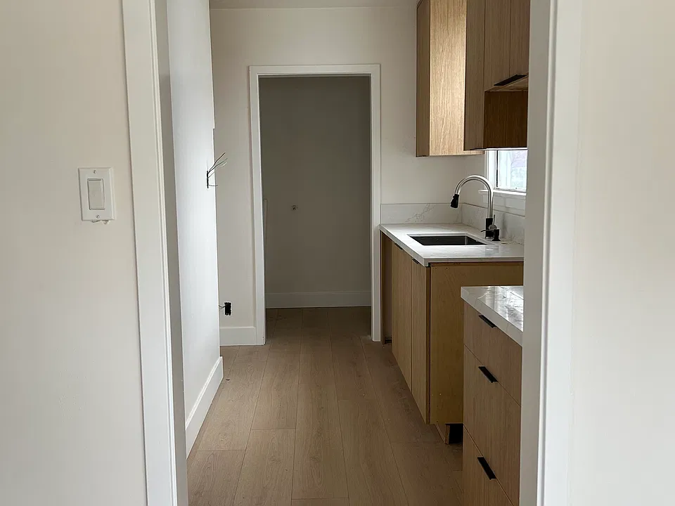 1538-1540 E Broadway #1538