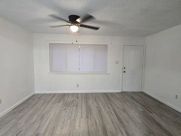 4th image of 389 N Glenn Ave #102