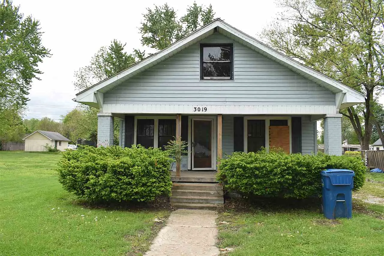 3019 Franklin St photo 1