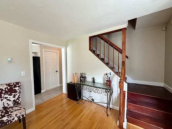 5th image of 46 Winneconnett Rd