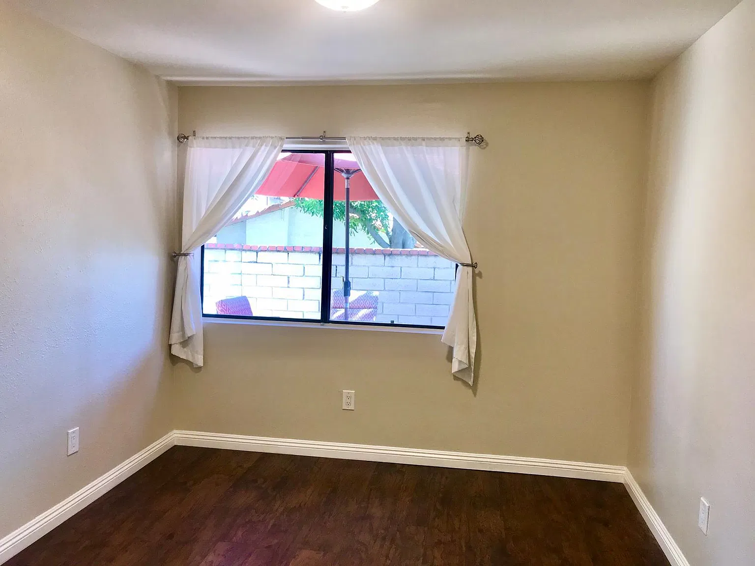 3 bed, 2.5 bath, 1482 sqft, $3,000 — Photo 2
