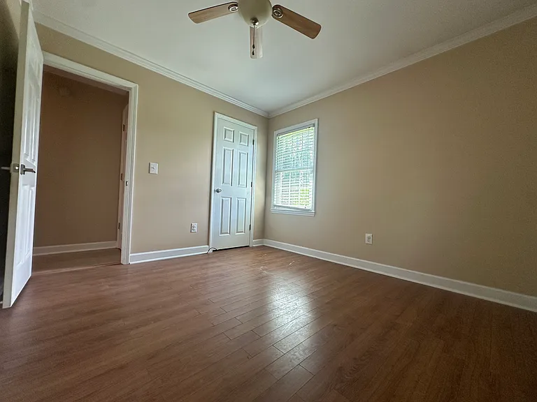 4646 Manchester Dr — Photo 9