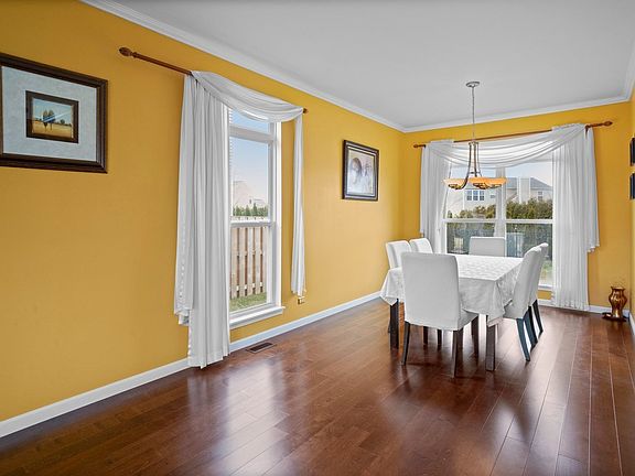 4th image of 2955 Deerpath Ct