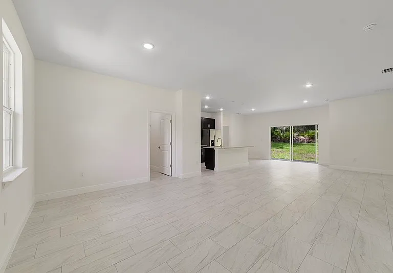 1912 W McNeal Dr — Photo 3