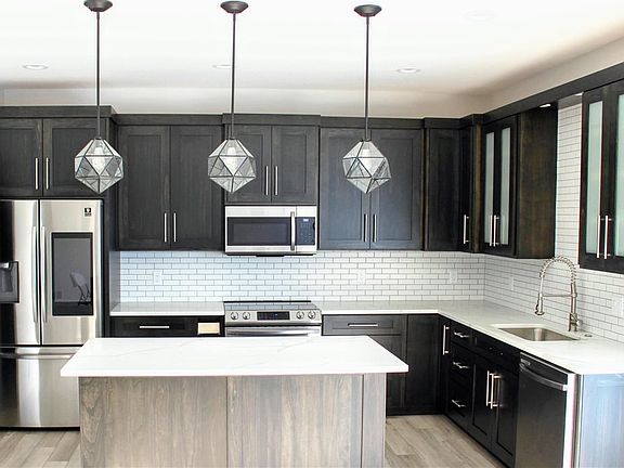4th image of 2322 Leigh Ln