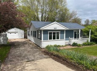 327 E Spring St, Port Austin, MI 48467