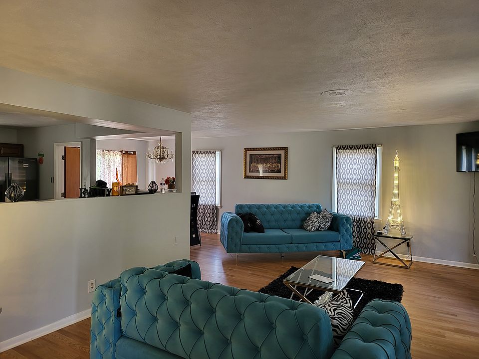 2nd image of 1703 Patterson Cir