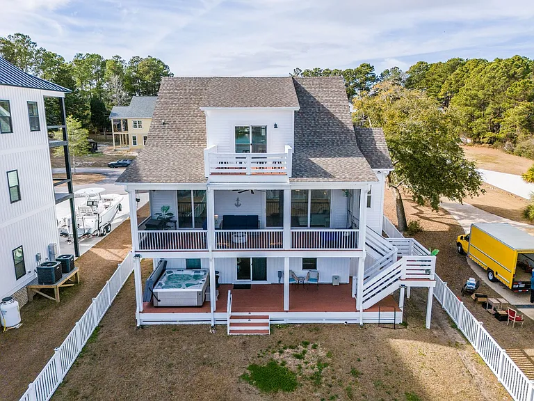 1059 Meridian Dr — Photo 42